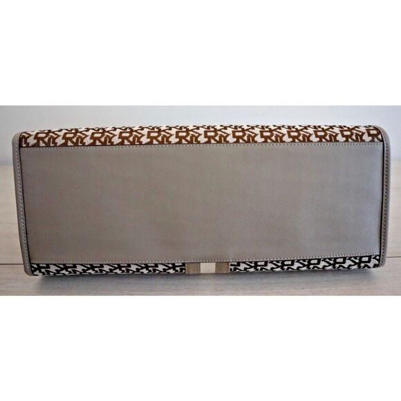 DKNY R23AFW37 Women's Brown/Tan Carlita Tote Bag w/Shoulder/Crossbody Strap - Picture 3 of 11